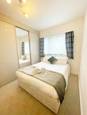 BRAND NEW Stay in Southend with a garden
